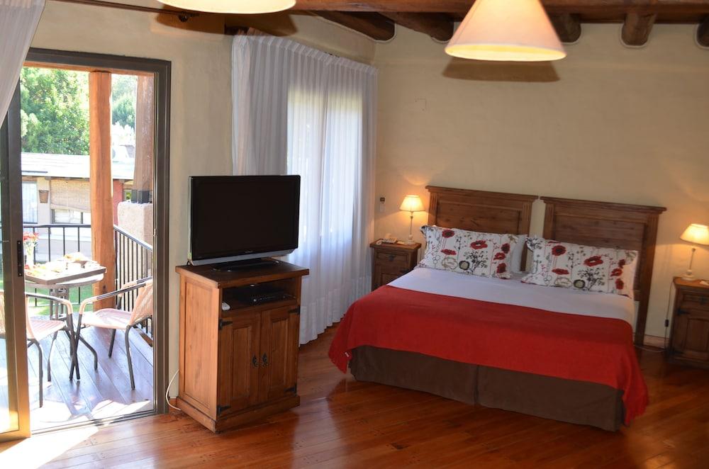 Hotel Lares De Chacras Chacras de Coria Esterno foto